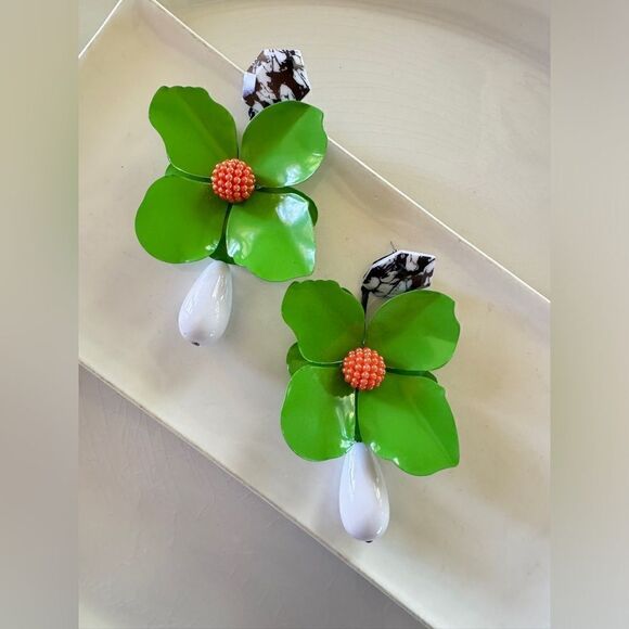 New! Zara Big Flower Earrings - Picture 15 of 15